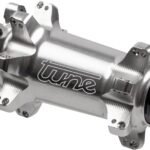 Tune Nano Boost 6-Loch MTB 28h Vorderradnabe Silber mit Standard Lager